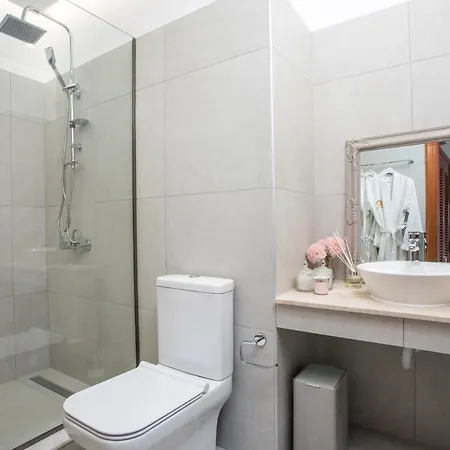 Emarmene With Private Pool Near Rhodes Town & Airport