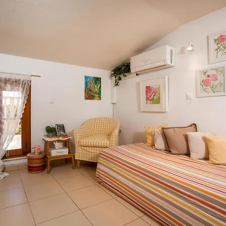 Emarmene With Private Pool Near Rhodes Town & Airport Feriehus Koskinou (Rhodes)