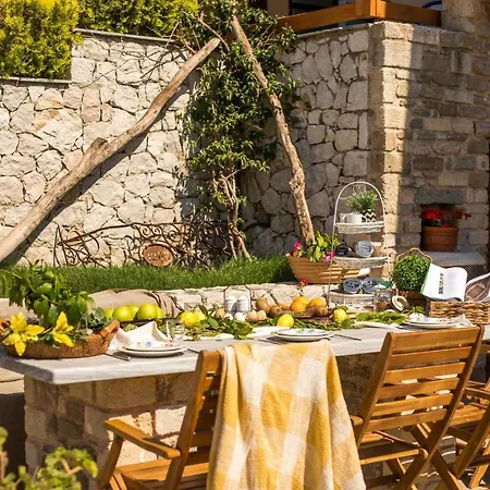 Emarmene With Private Pool Near Rhodes Town & Airport Koskinou (Rhodes)