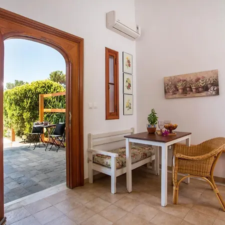 Ferienhaus Wine & Vineyard Retreat Emarmene Koskinou (Rhodes)