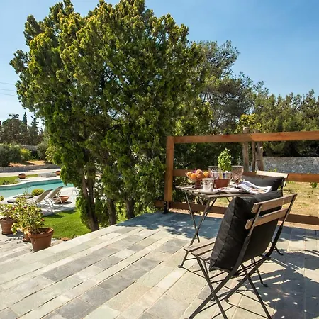 Emarmene With Private Pool Near Rhodes Town & Airport