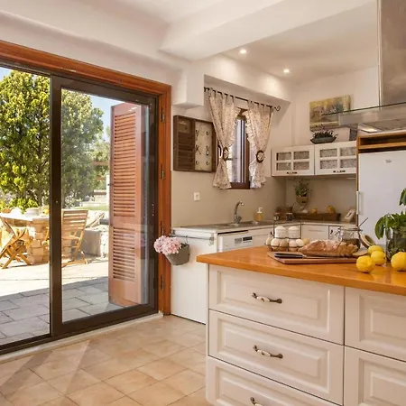 Wine & Vineyard Retreat Emarmene Ferienhaus Koskinou (Rhodes)