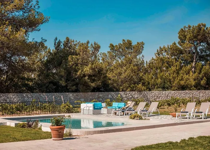 Wine & Vineyard Retreat Emarmene *