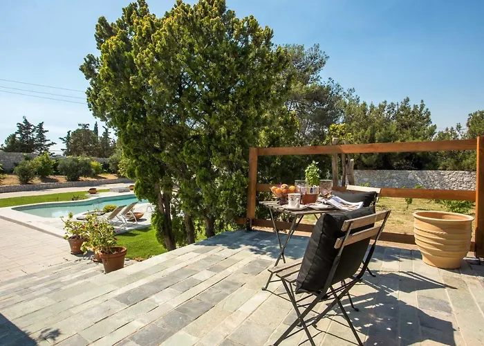 Wine & Vineyard Retreat Emarmene