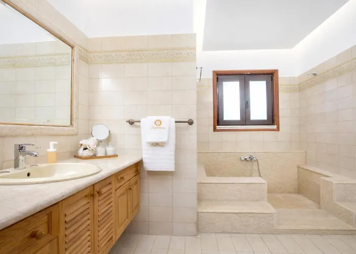 Wine & Vineyard Retreat Emarmene Holiday home *