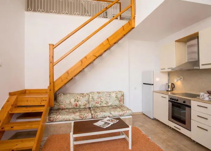 Wine & Vineyard Retreat Emarmene * Koskinou (Rhodes)