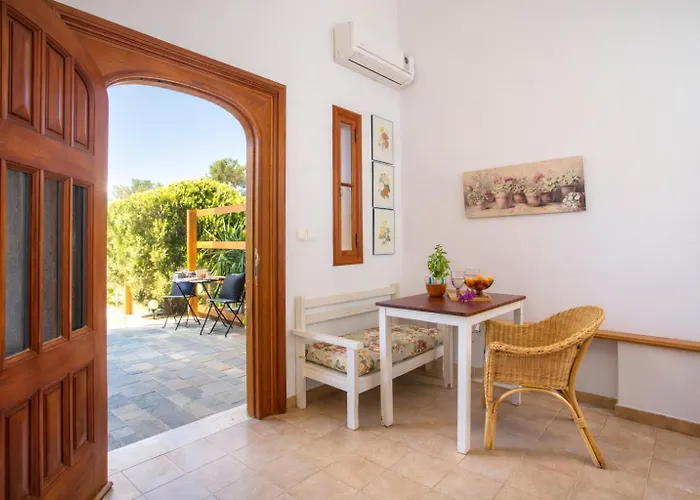 Wine & Vineyard Retreat Emarmene Koskinou (Rhodes)