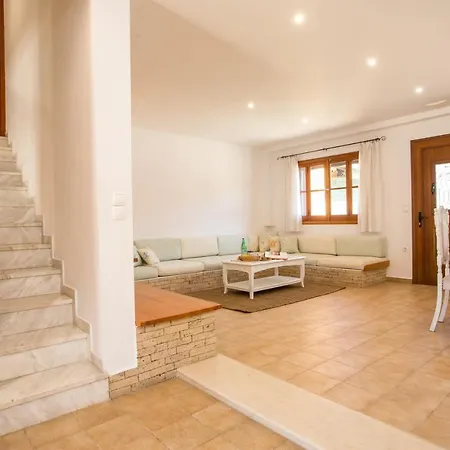 Emarmene With Private Pool Near Rhodes Town & Airport *