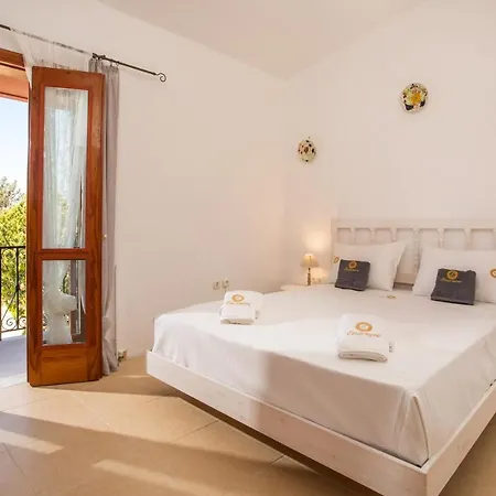 Emarmene With Private Pool Near Rhodes Town & Airport Ferienhaus