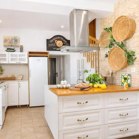 בית נופש Wine & Vineyard Retreat Emarmene *