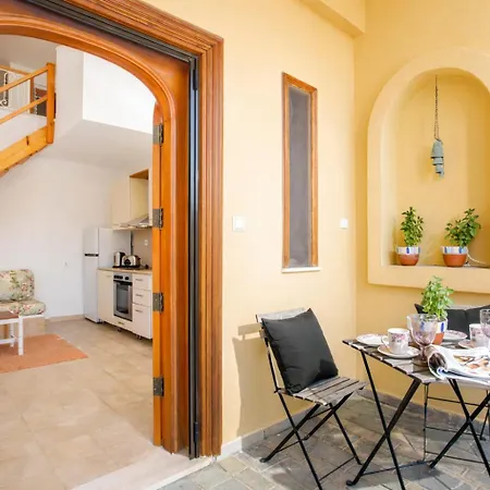 Wine & Vineyard Retreat Emarmene Holiday home *