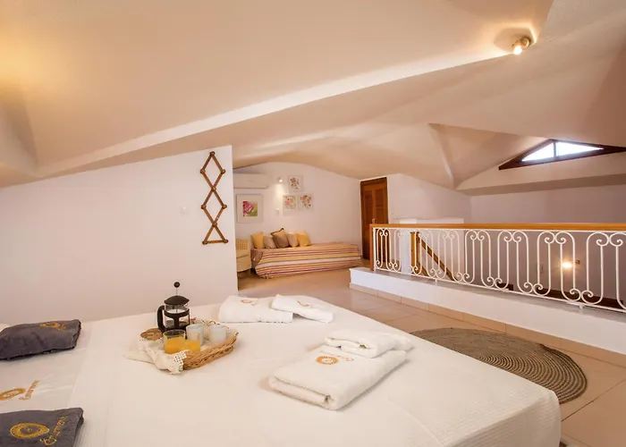 Wine & Vineyard Retreat Emarmene *