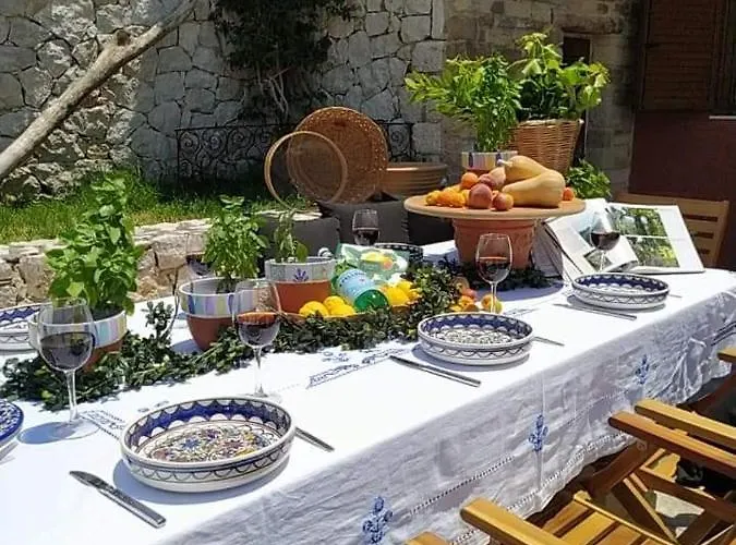 בית נופש Wine & Vineyard Retreat Emarmene