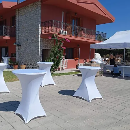 בית נופש Wine & Vineyard Retreat Emarmene *