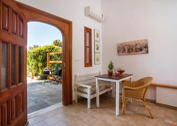 בית נופש Wine & Vineyard Retreat Emarmene Koskinou (Rhodes)