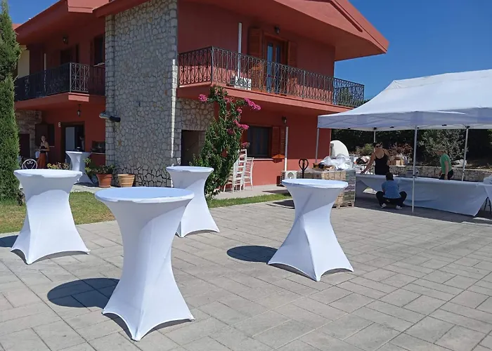 בית נופש Wine & Vineyard Retreat Emarmene *